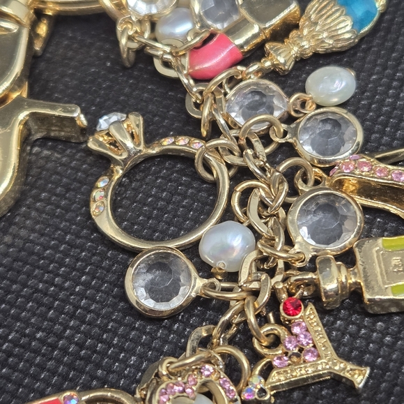 Saks Fifth Ave - purse charm / keyring - Picture 4 of 6